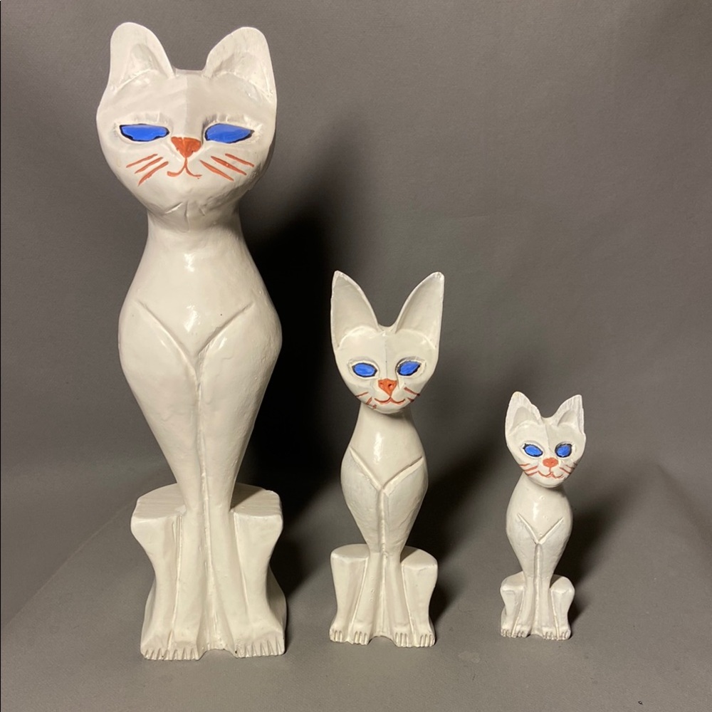 White 3 Wooden Cats Figurine Set